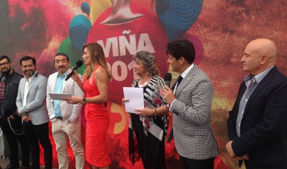 A humoristas y canciones de competencias del Festival de Viña 2016 presentó la alcaldesa Virginia Reginato (www.vinadelmar.cl)