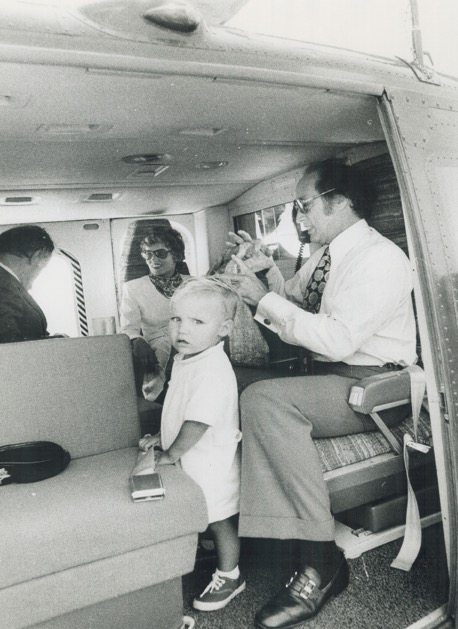 Justin de niño, en 1973, con sus padres. DOUG GRIFFIN
