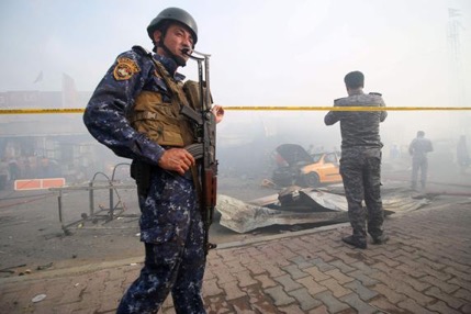 Las fuerzas de seguridad de Iraq aseguran el lugar de un atentado suicida en Bagdad el pasado 25 de abril (Haidar Mohammed Ali - Haidar Mohammed Ali / AFP)
