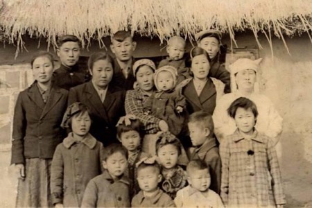 Uzbek Koreans in the late 1940s. Courtesy of Victoria Kim.